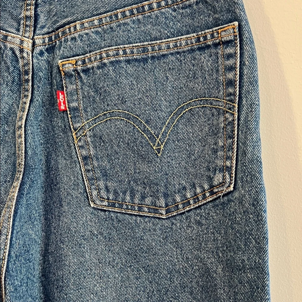 Levi's 501 Spliced Two-Tone Blue Straight Jeans - Picture 10 of 16